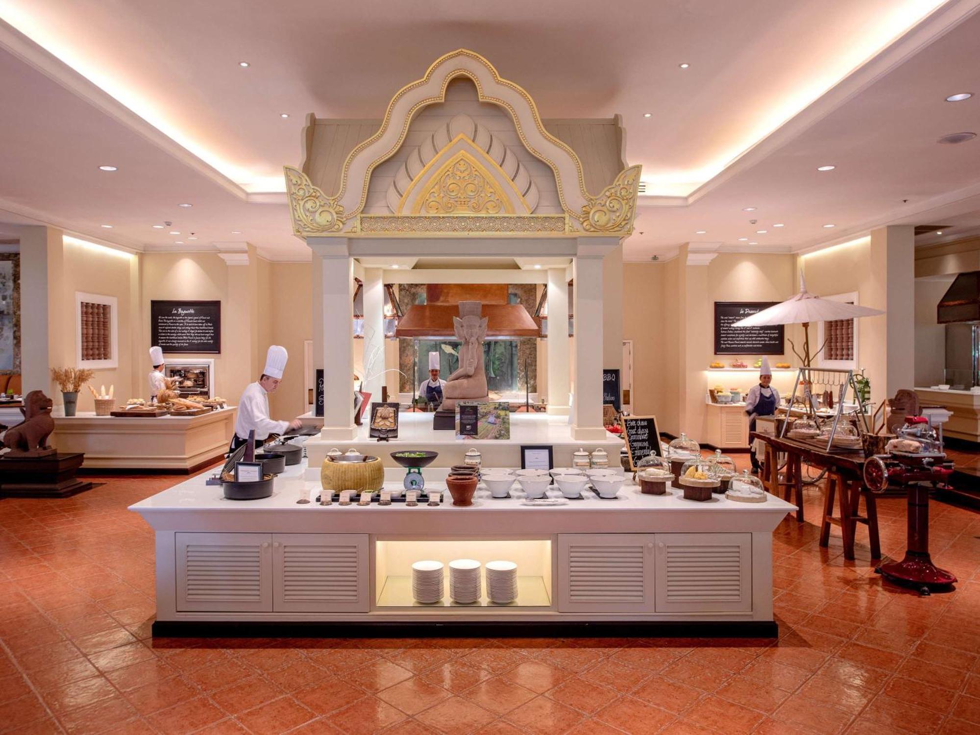 Sofitel Angkor Phokeethra Golf & Spa Resort Siem Reap Exteriör bild