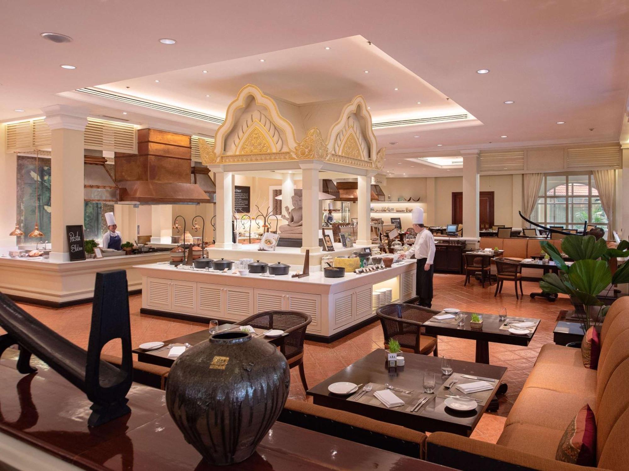 Sofitel Angkor Phokeethra Golf & Spa Resort Siem Reap Exteriör bild